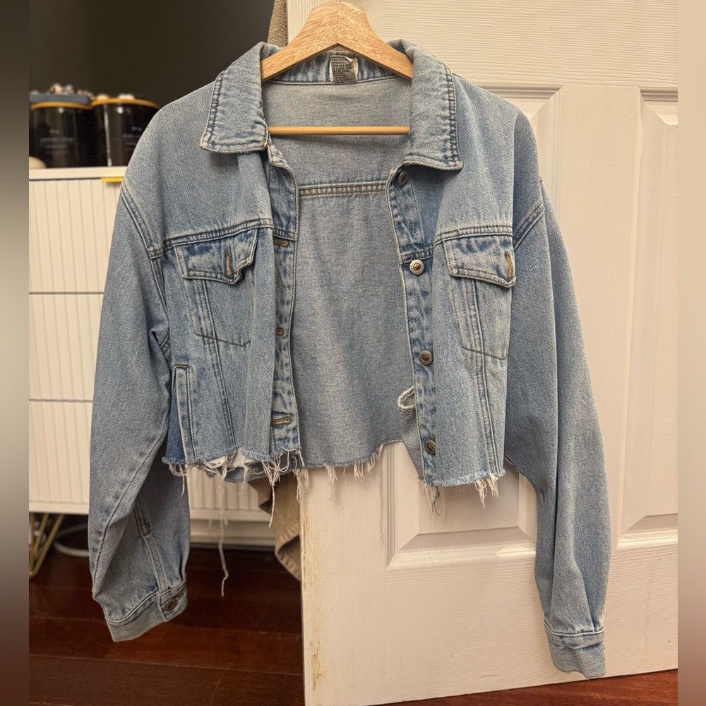 Vintage Denim jacket women’s large distressed